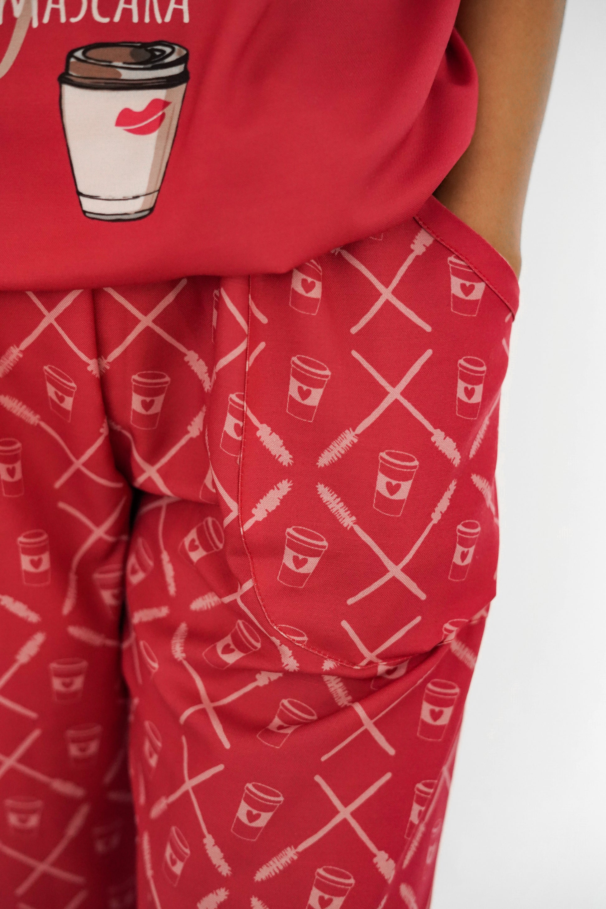 Coffee & Mascara Love thehouseofcomfort